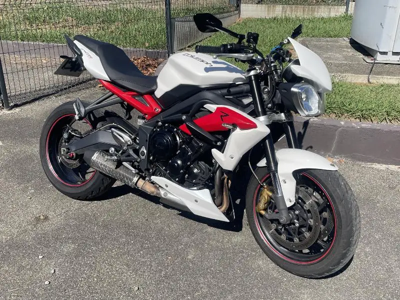 STREET TRIPLE 675 R