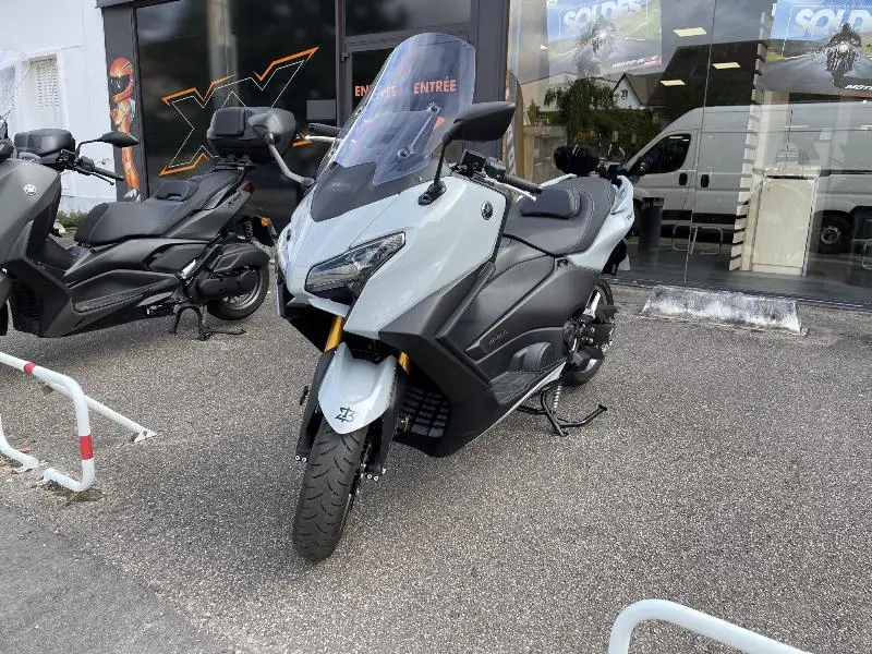 XP TMAX 560 TECH MAX