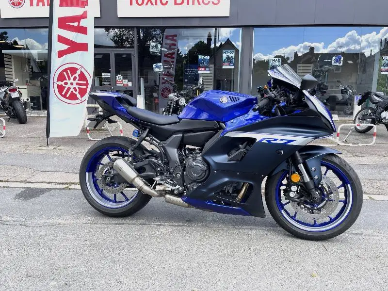 YZFR7