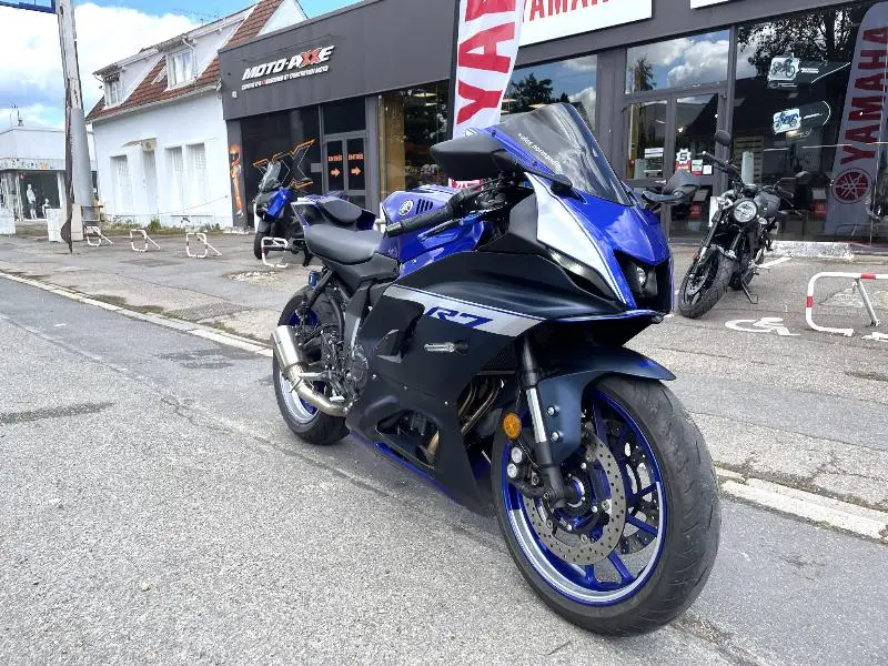 YZFR7