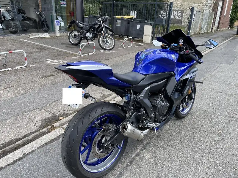 YZFR7