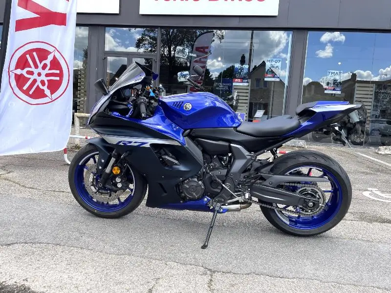 YZFR7