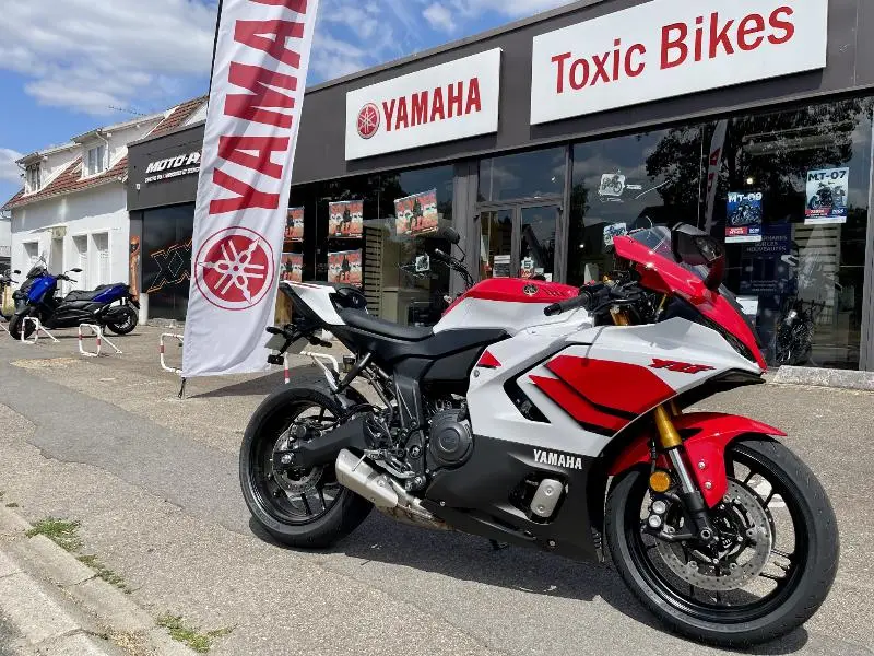 YZFR7