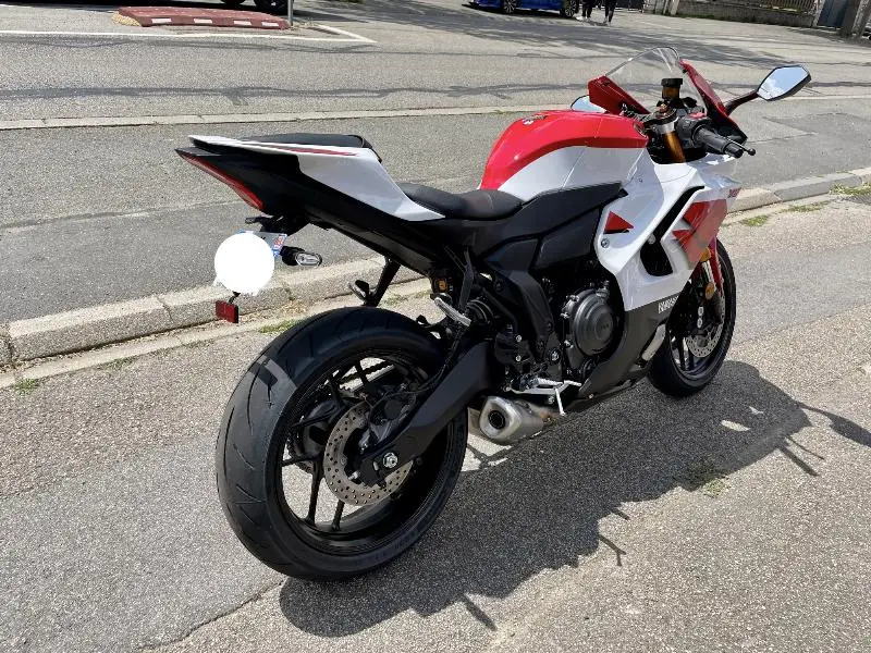 YZFR7
