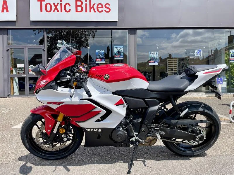 YZFR7