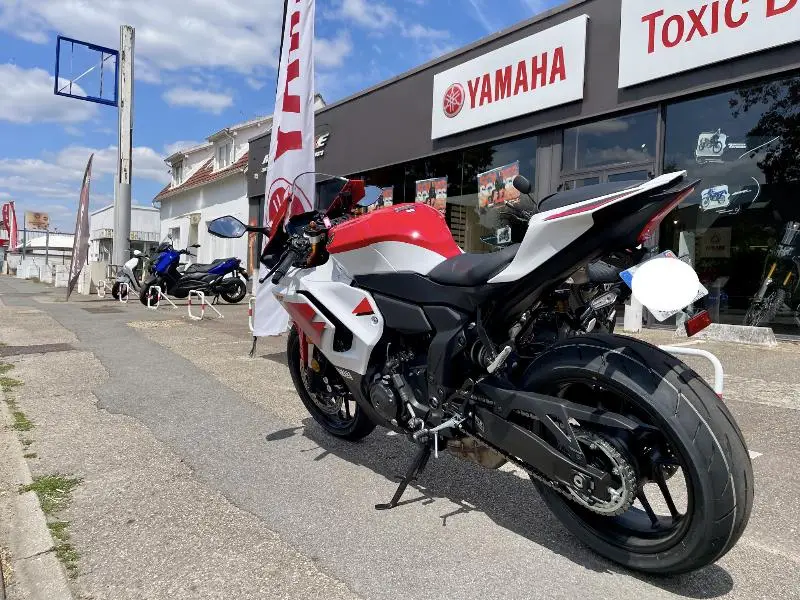 YZFR7