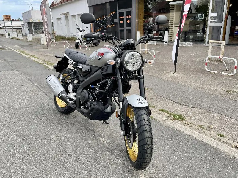 XSR 125 Legacy
