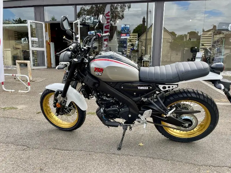 XSR 125 Legacy