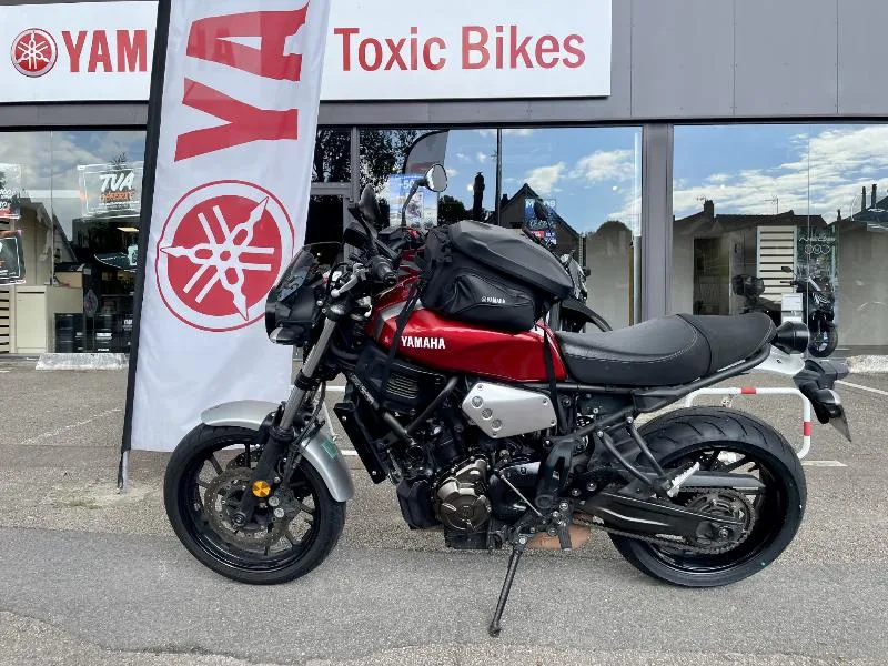 XSR 700
