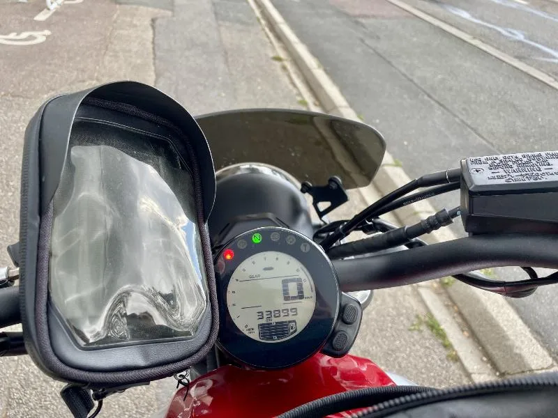 XSR 700