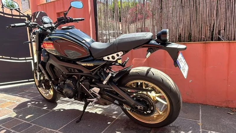 XSR 900