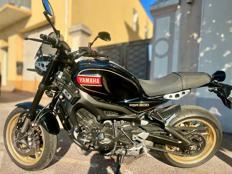XSR 900