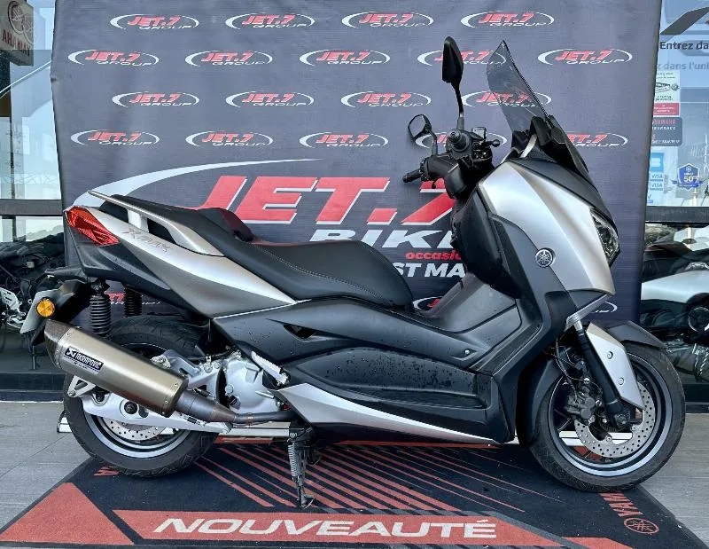 XMAX 125