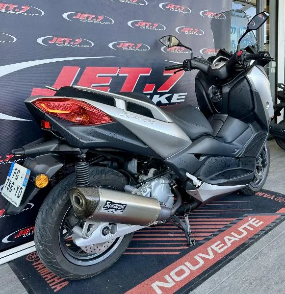 XMAX 125
