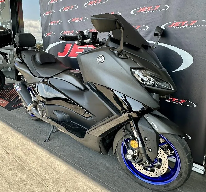 XP TMAX 560