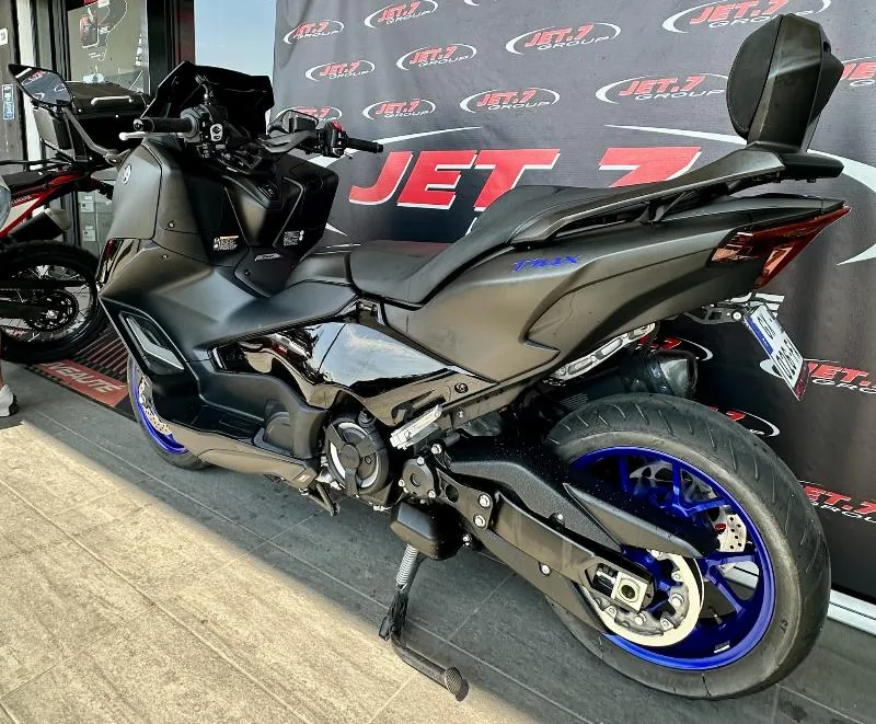 XP TMAX 560