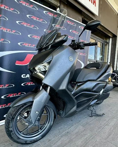 XMAX 300