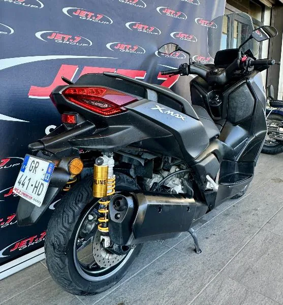 XMAX 300