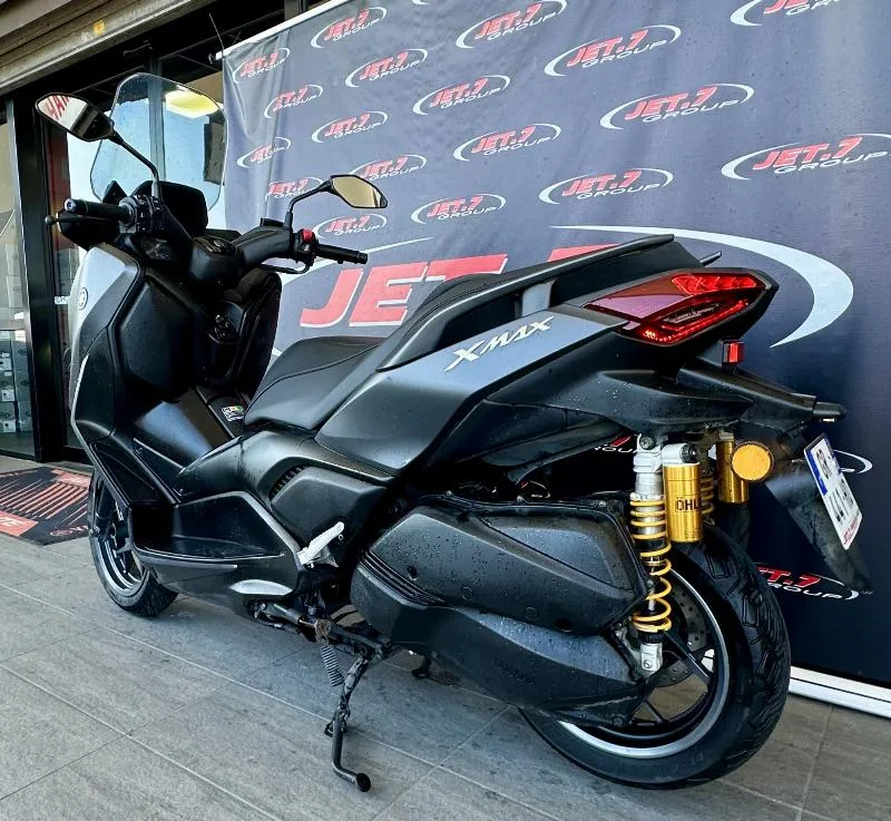 XMAX 300
