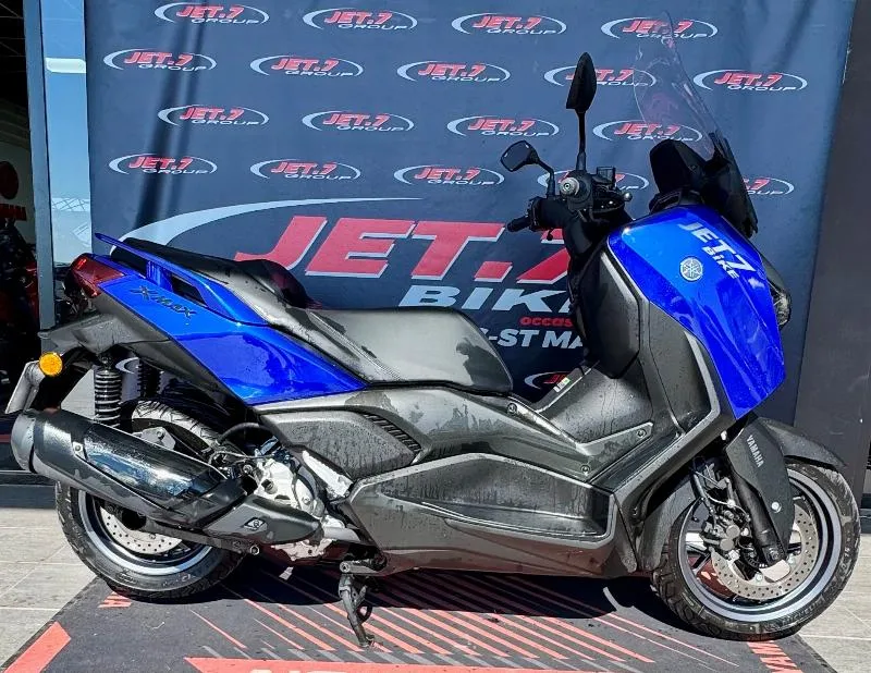 XMAX 300