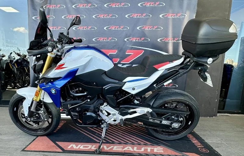 F900R