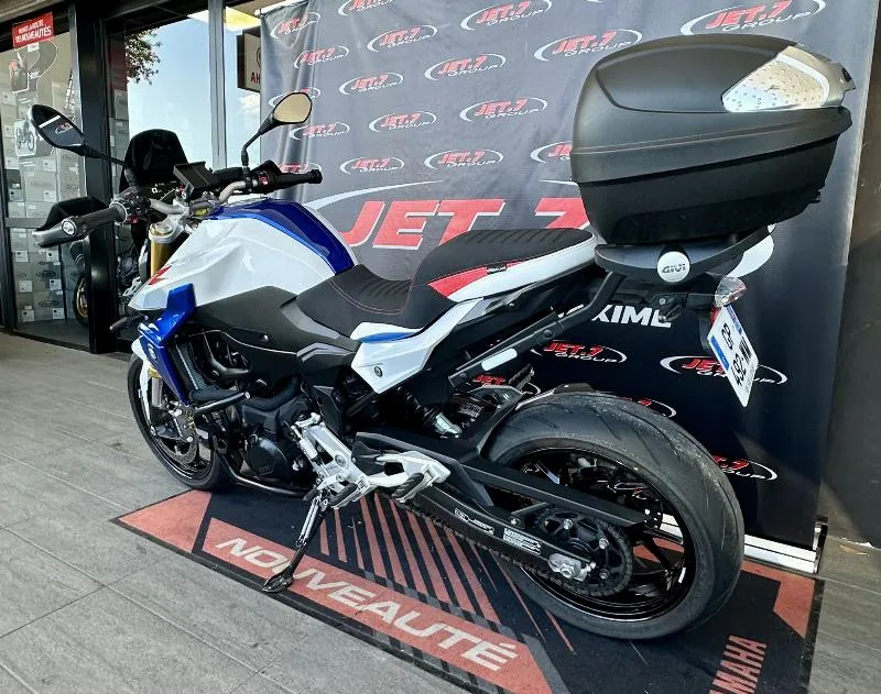 F900R
