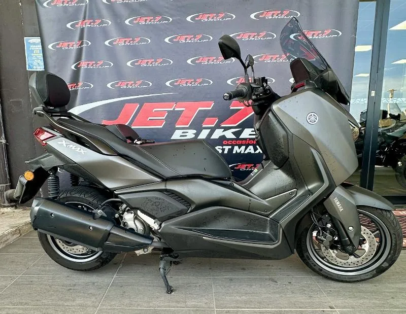 XMAX 300