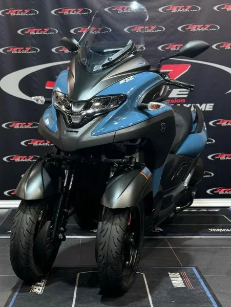 TRICITY 300