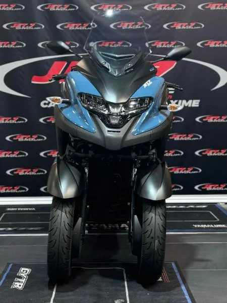 TRICITY 300