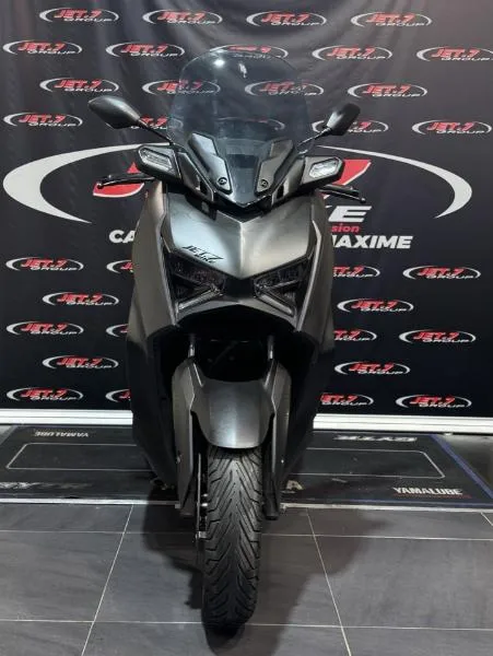 XMAX 300