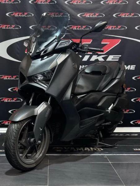 XMAX 300