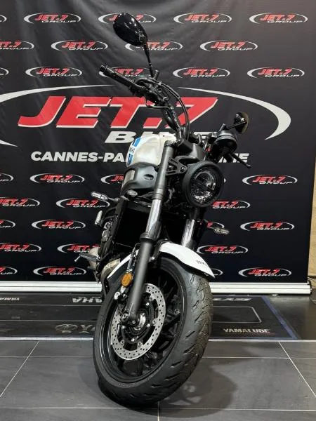 XSR 700
