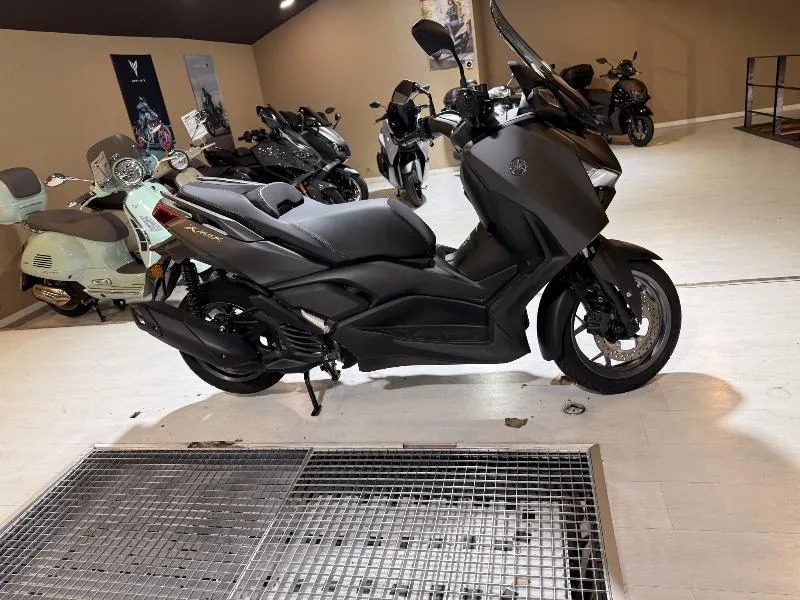 XMAX 125