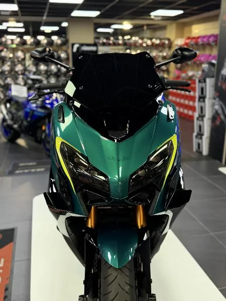 XP TMAX 560 TECH MAX