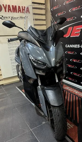 XMAX 300 Tech Max
