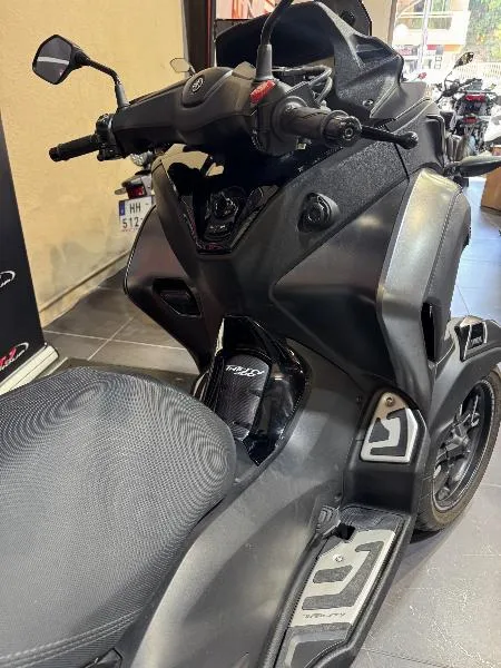 TRICITY 300