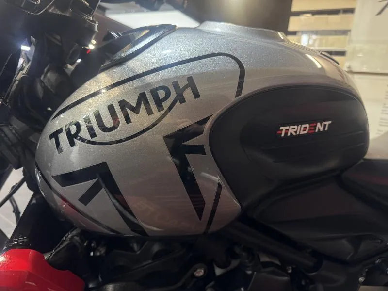 TRIDENT 660