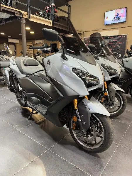 XP TMAX 560 TECH MAX