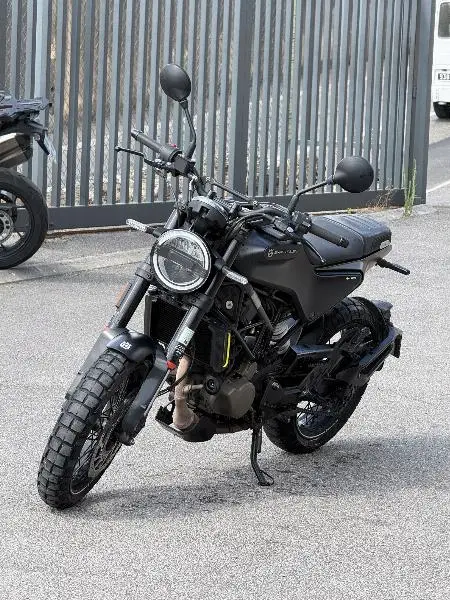 SVARTPILEN 125 ABS 2022