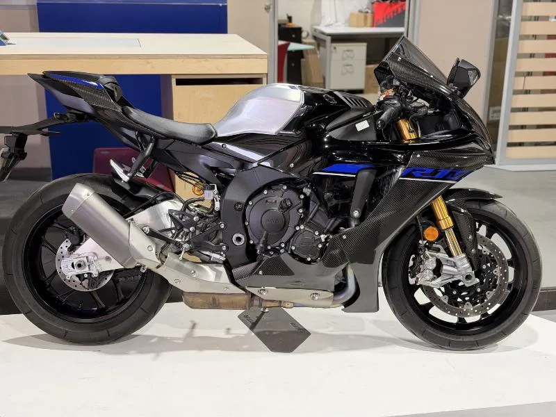 YZF 1000 R1 M