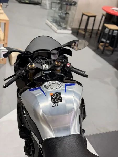 YZF 1000 R1 M