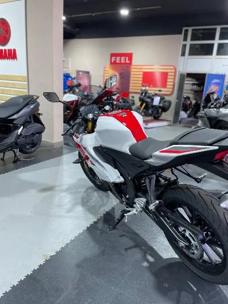YZFR 125