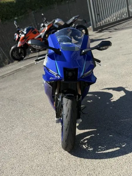 YZFR9