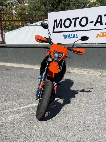 690 SMC R