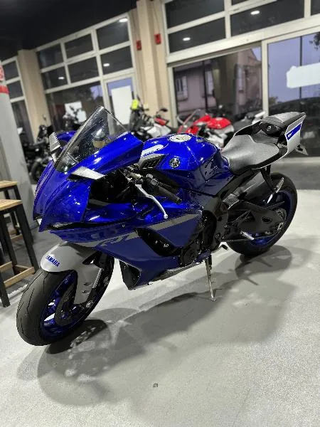 YZF 1000 R1