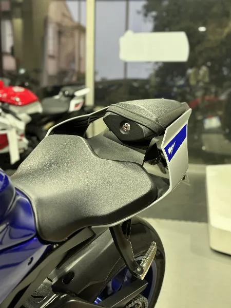 YZF 1000 R1