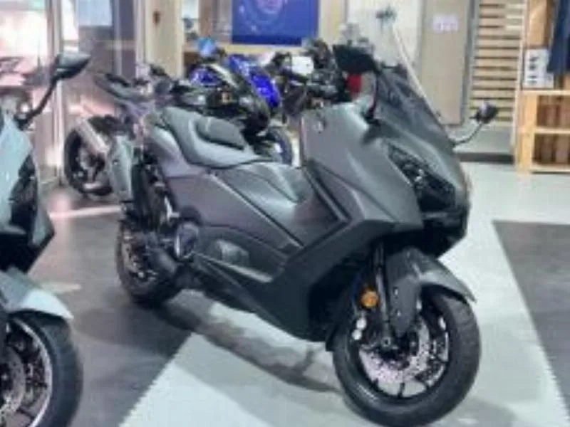 XP TMAX 560