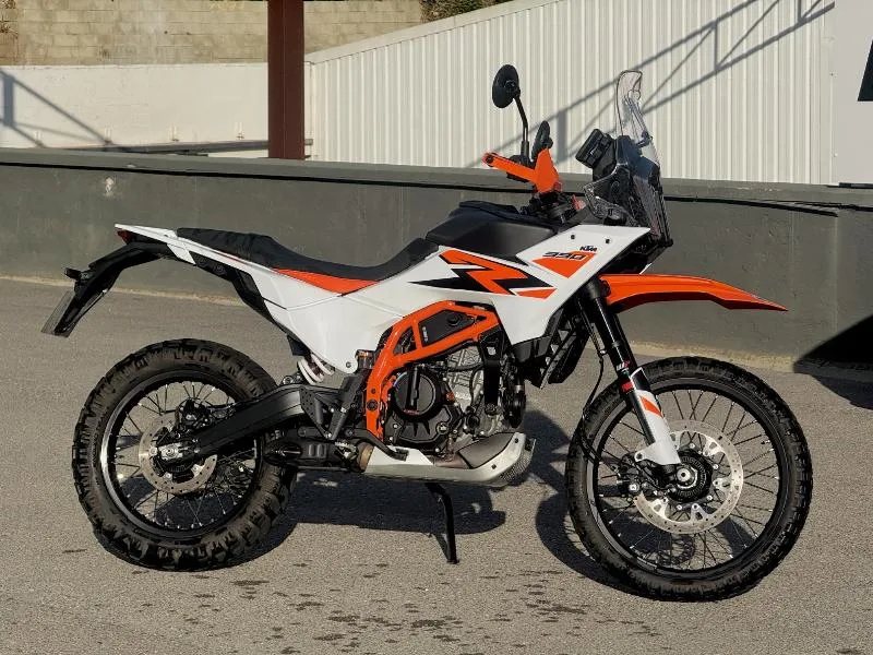 390 ADVENTURE