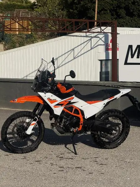 390 ADVENTURE