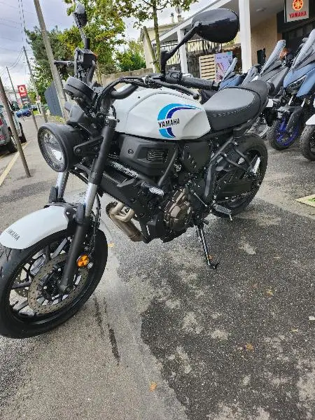 XSR 700